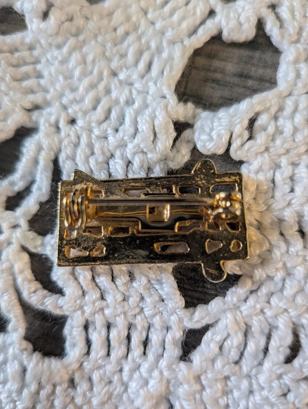 Gold Tone Musical Notes Pin Brooch - Picture 3 of 3